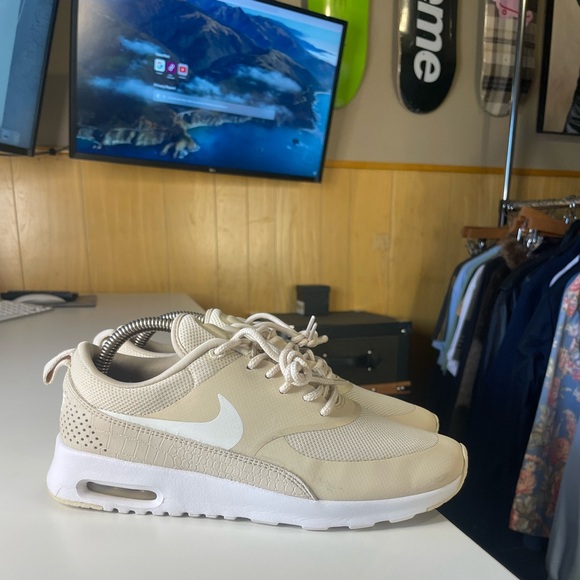 Women’s Nike Air Max Thea rare snake alligator print size 8 - Picture 3 of 7